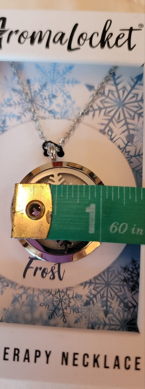 Snowflake Locket New! - Picture 3 of 4